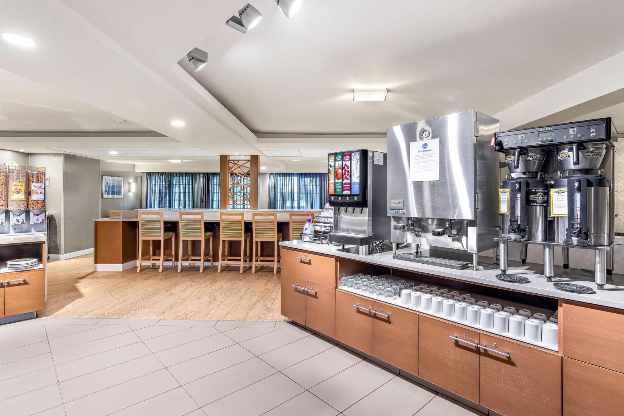 Best Western West Towne Suites Madison Extérieur photo